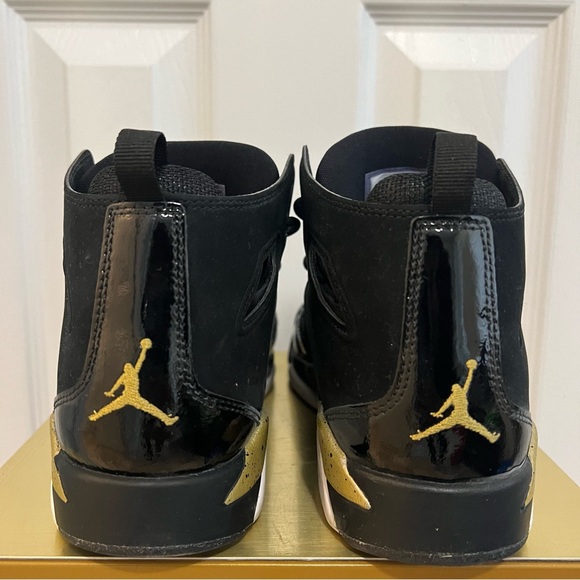 Jordan Flight Club ‘91 in Black/Gold; Size 6Y - Picture 4 of 6